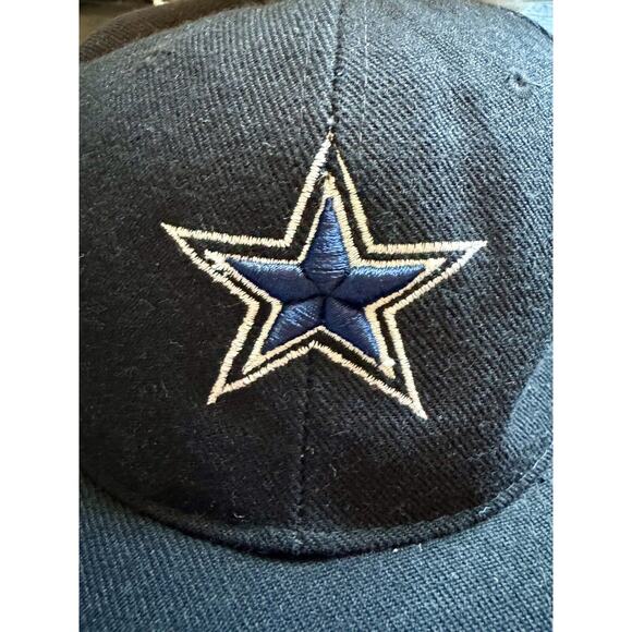 Fitted Dallas Cowboys Hat Embroidered 7 1/2 - Picture 2 of 6
